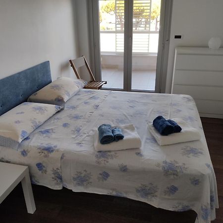White-Blue Vibes, Seafront 2-Bedroom Apt Montesilvano Marina エクステリア 写真