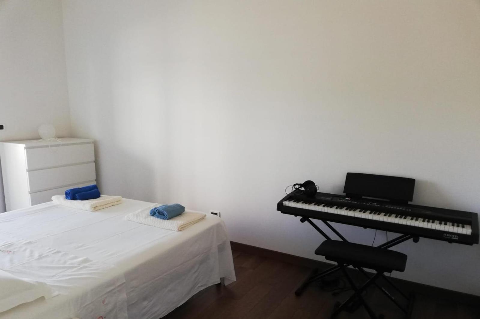 White-Blue Vibes, Seafront 2-Bedroom Apt Montesilvano Marina エクステリア 写真